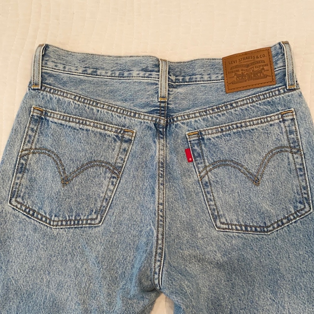 Levi’s Wedgie Fit Straight Jeans || Size 27W 26L